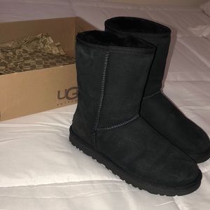 Black short Ugg Boots Sz. 8
